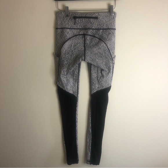 Lululemon grey leggings size 4 - Picture 2 of 7